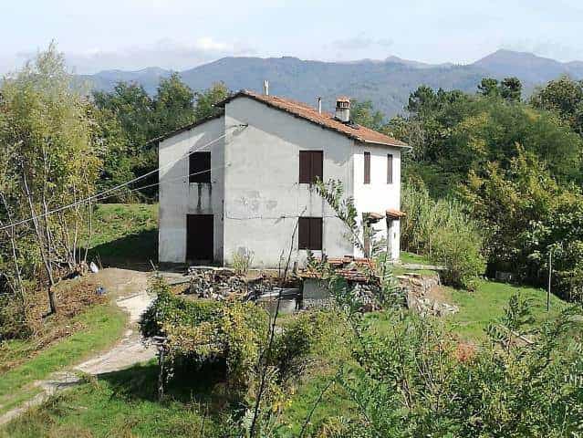 집 에 Molazzana, Tuscany 10700988