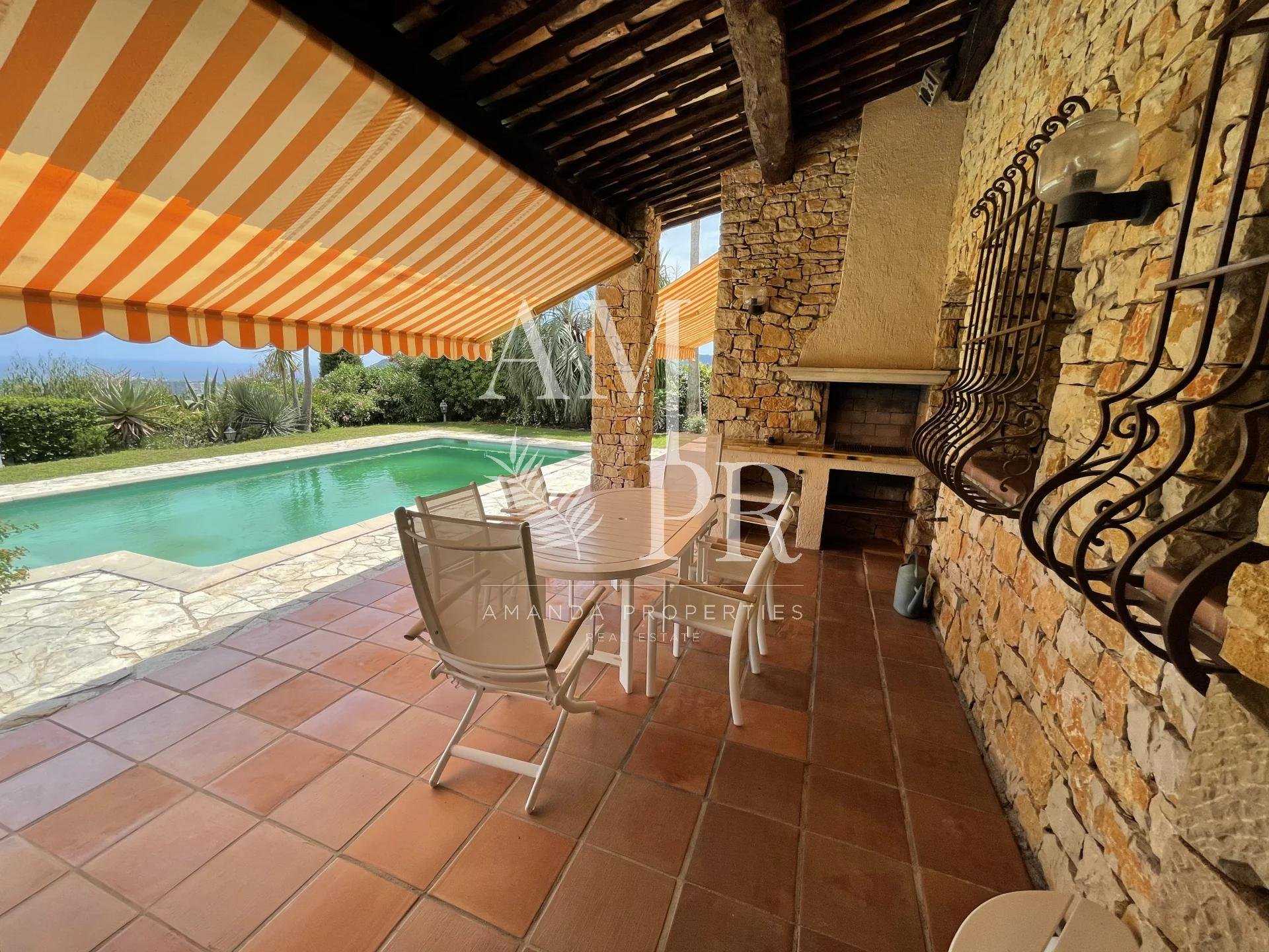 Casa nel Mandelieu-la-Napoule, Provence-Alpes-Côte d'Azur 10701168