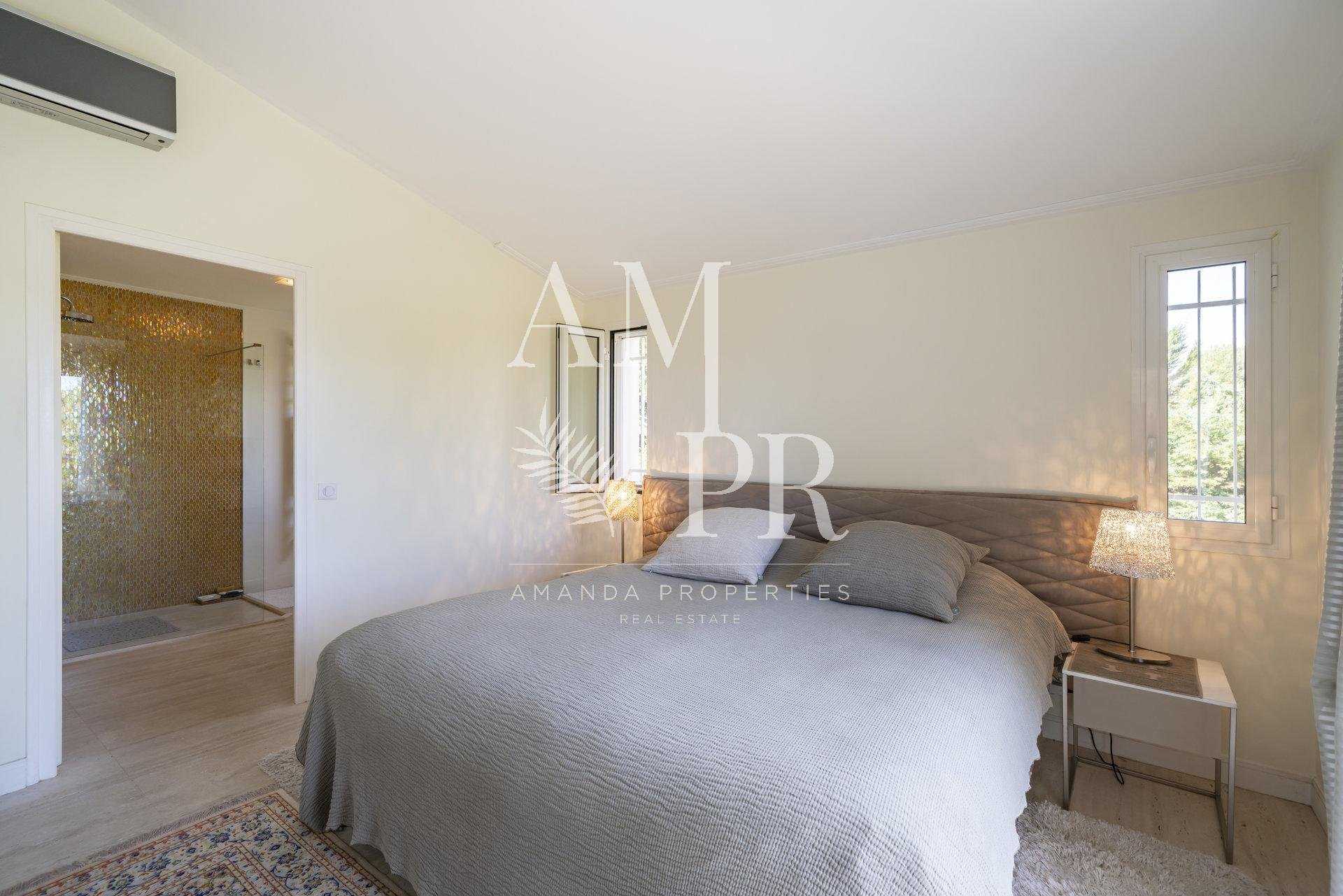 casa no Vallauris, Provença-Alpes-Costa Azul 10701215