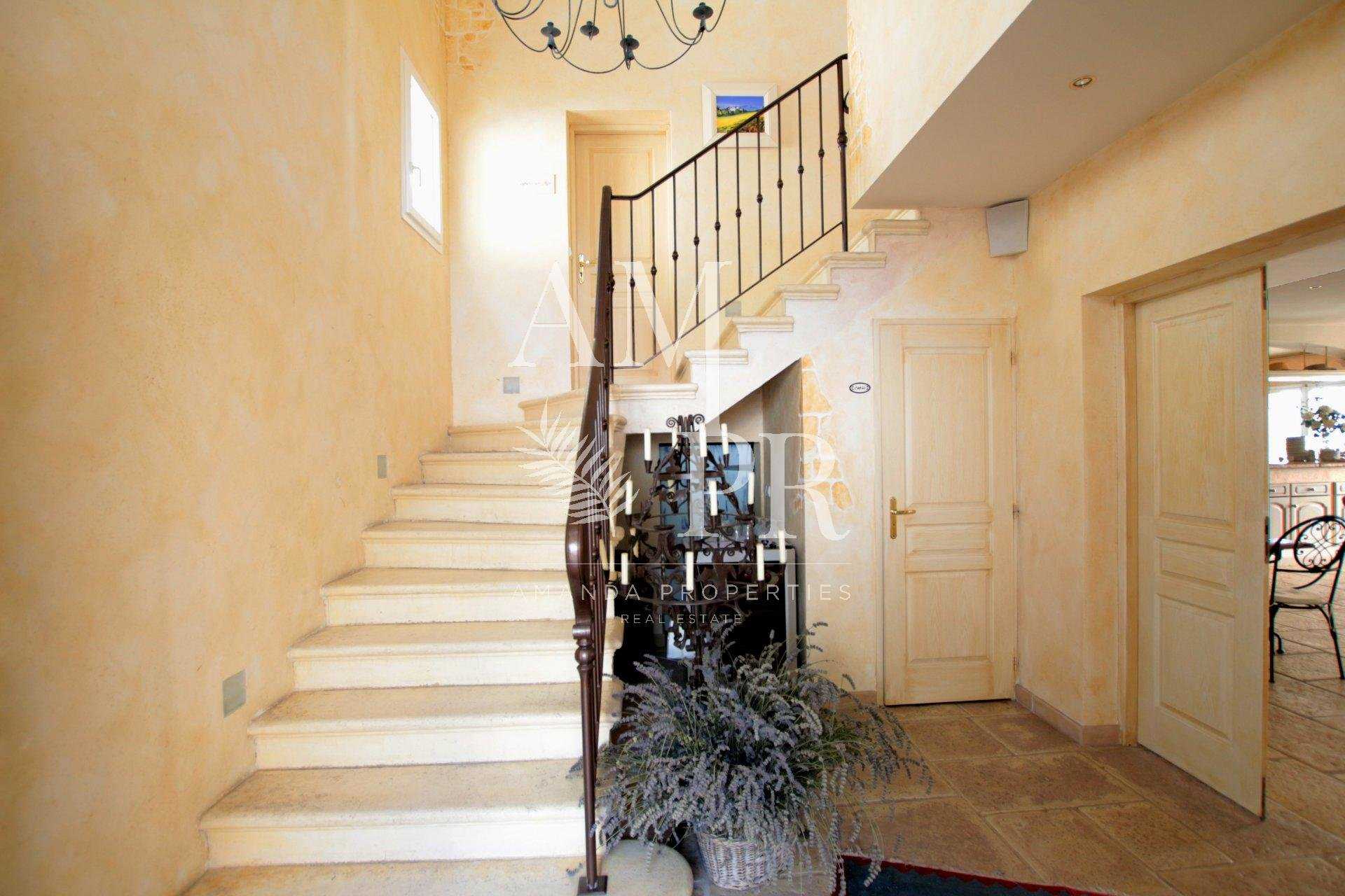 房子 在 Saint Paul de Vence, Provence-Alpes-Côte d'Azur 10701318