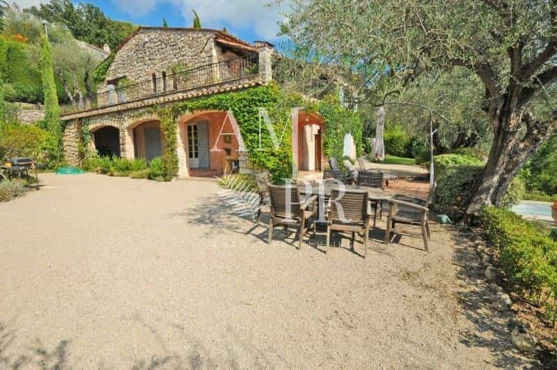 Talo sisään Mouans-Sartoux, Provence-Alpes-Cote d'Azur 10701320