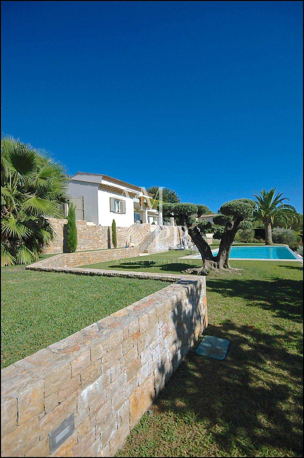 casa no Saint-Paul-de-Vence, Provença-Alpes-Costa Azul 10701338