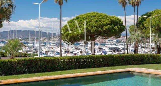 Eigentumswohnung im Cannes, Provence-Alpes-Côte d'Azur 10701387