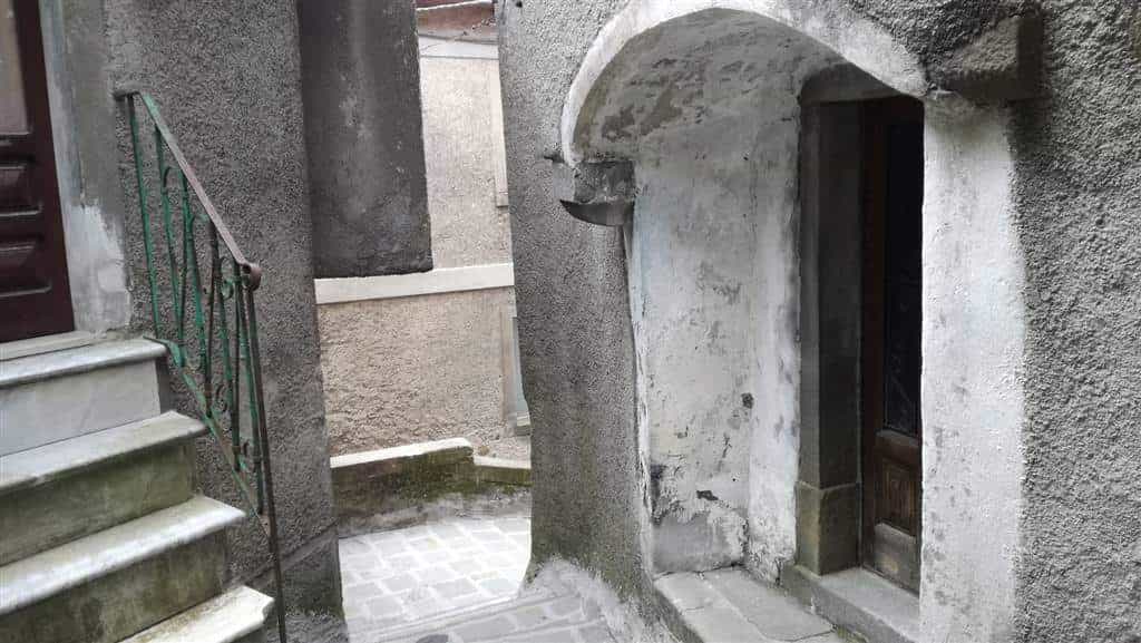 House in Minucciano, Tuscany 10701436