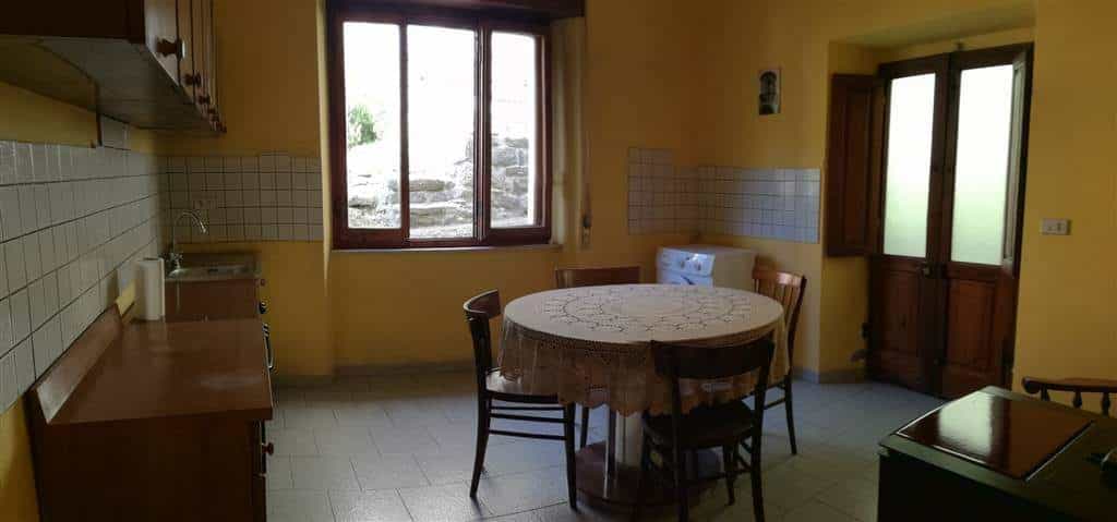 casa no Minucciano, Tuscany 10701437