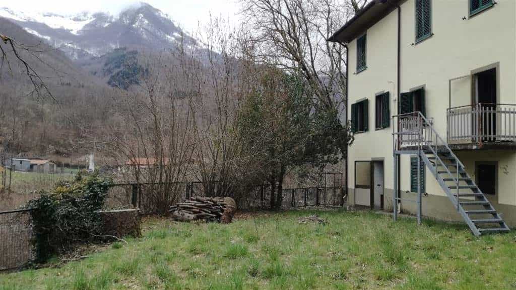 Будинок в Gramolazzo, Toscana 10701438