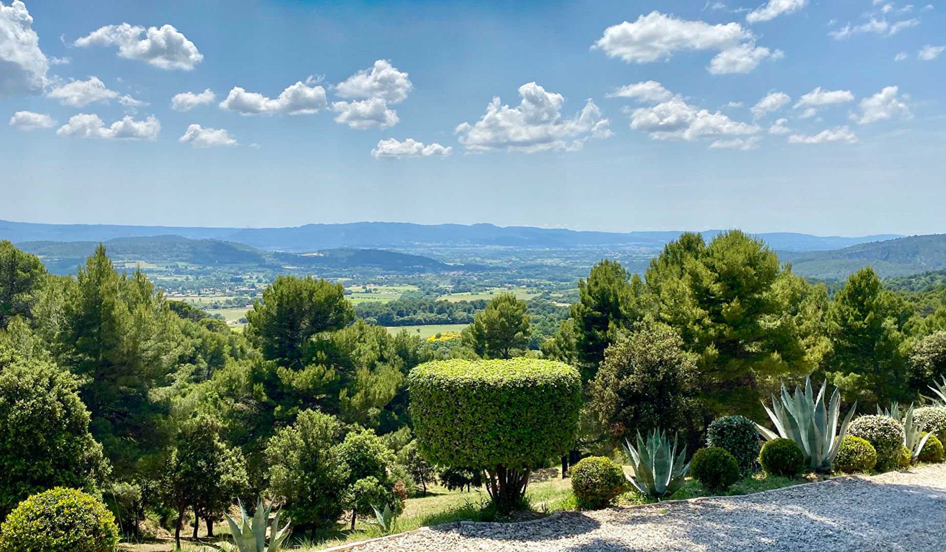 House in Lourmarin, Provence-Alpes-Cote d'Azur 10701442