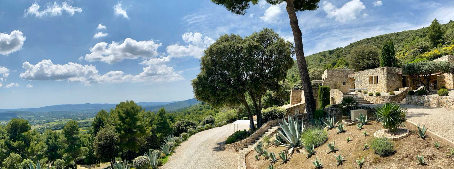 rumah dalam Lourmarin, Provence-Alpes-Côte d'Azur 10701442