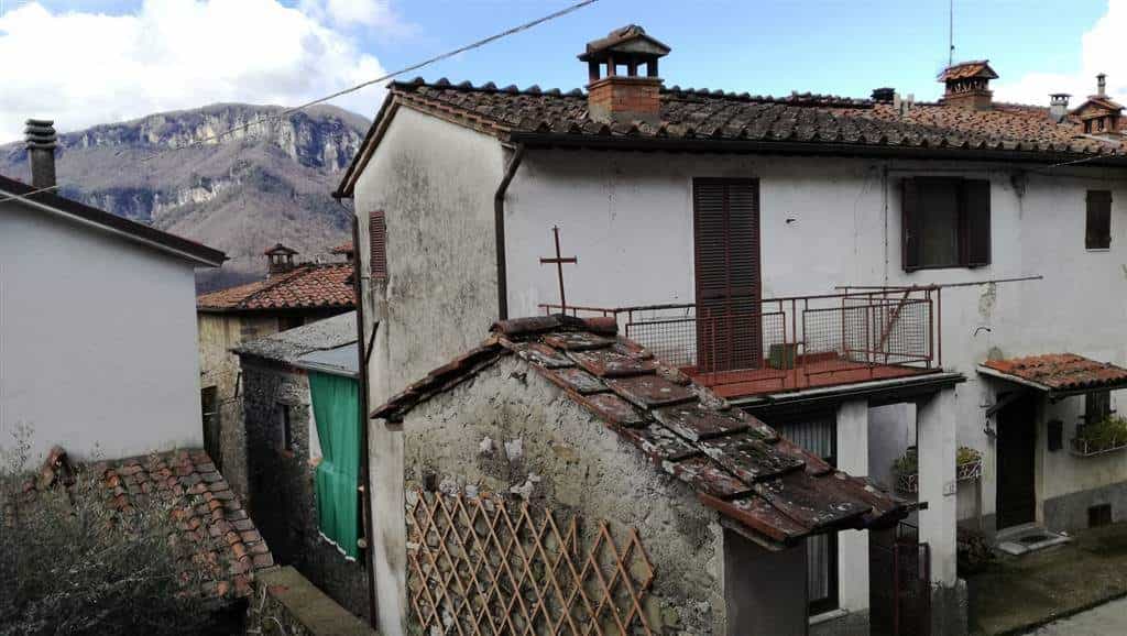 Dom w Borgo i Mozzano, Toskania 10701470