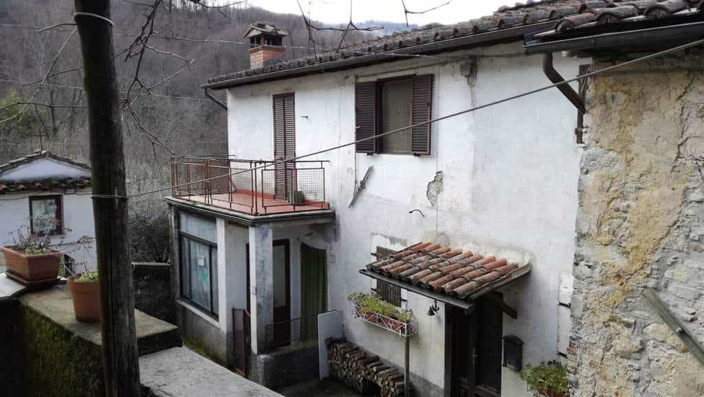 Huis in Borgo a Mozzano, Toscane 10701470