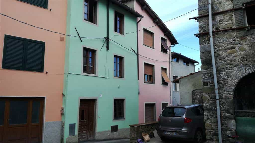σπίτι σε Gallicano, Toscana 10701478