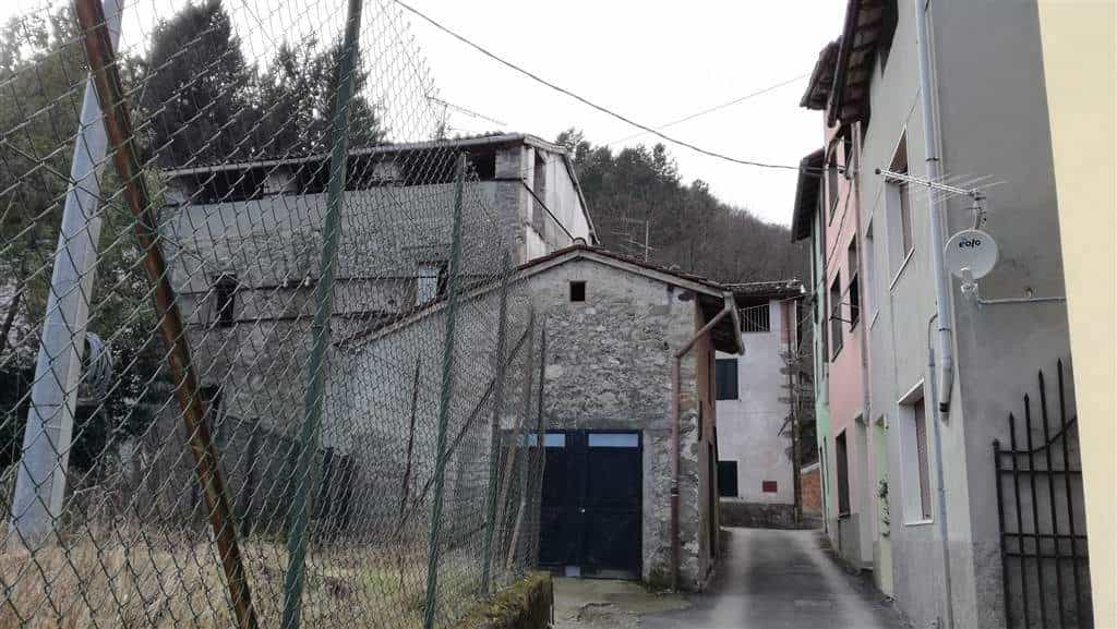 жилой дом в Gallicano, Toscana 10701478