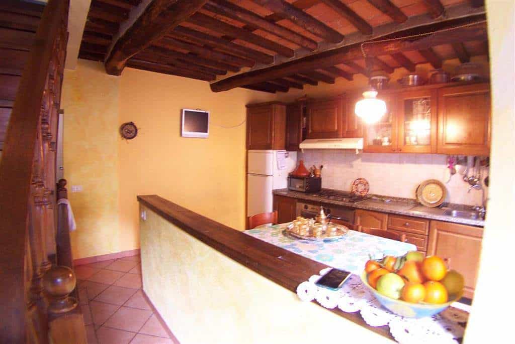 rumah dalam Gallicano, Tuscany 10701478