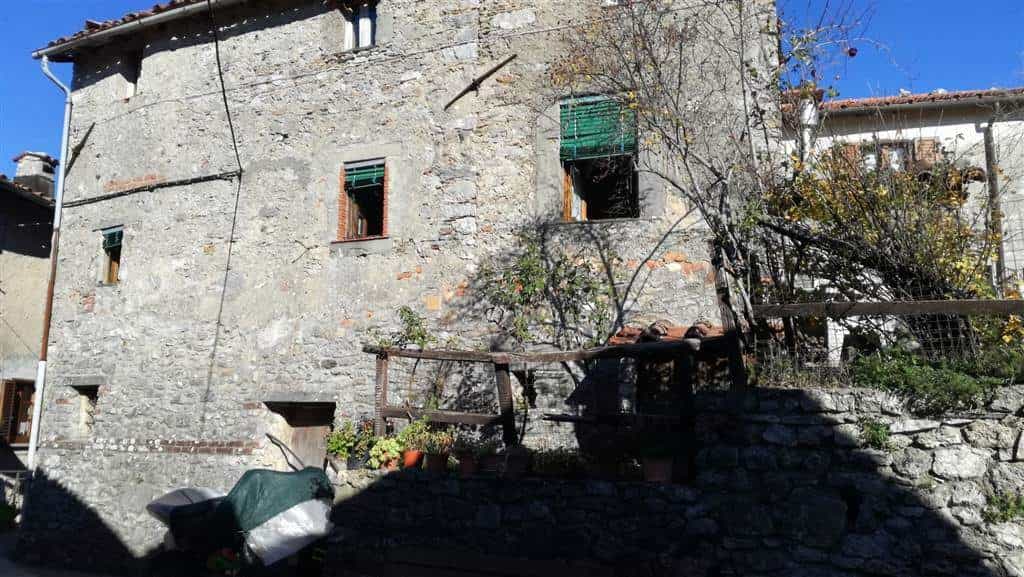 жилой дом в Фаббрике ди Валлико, Тоскана 10701479