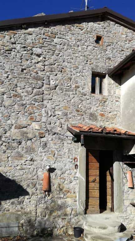 Будинок в Vallico, Toscana 10701479