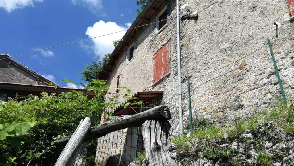жилой дом в Фаббрике ди Валлико, Тоскана 10701482