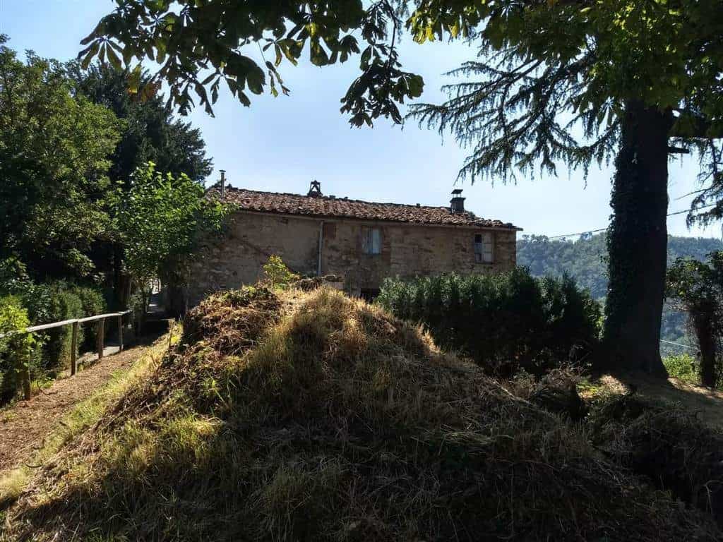 rumah dalam Saltocchio, Tuscany 10701494
