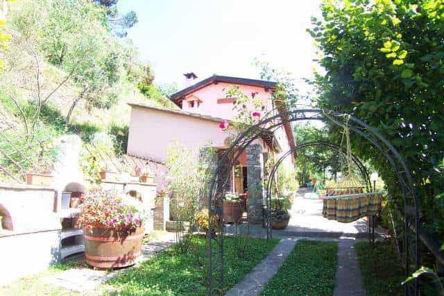 жилой дом в Барга, Тоскана 10701495