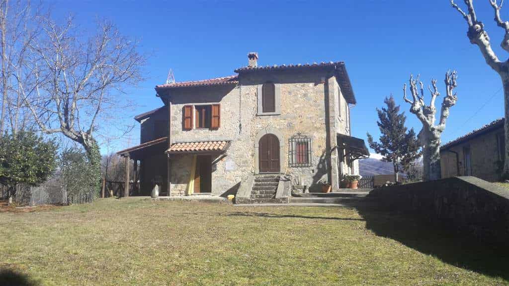 房子 在 Molazzana, Tuscany 10701512