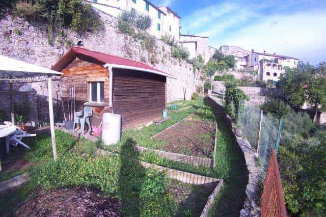 Condominium in Coreglia Antelminelli, Tuscany 10701523