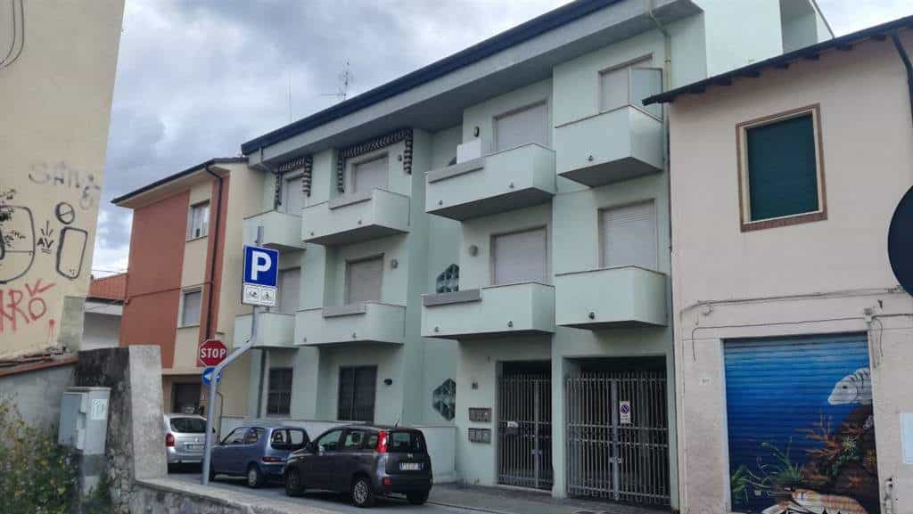Condominium in Viareggio, Tuscany 10701527