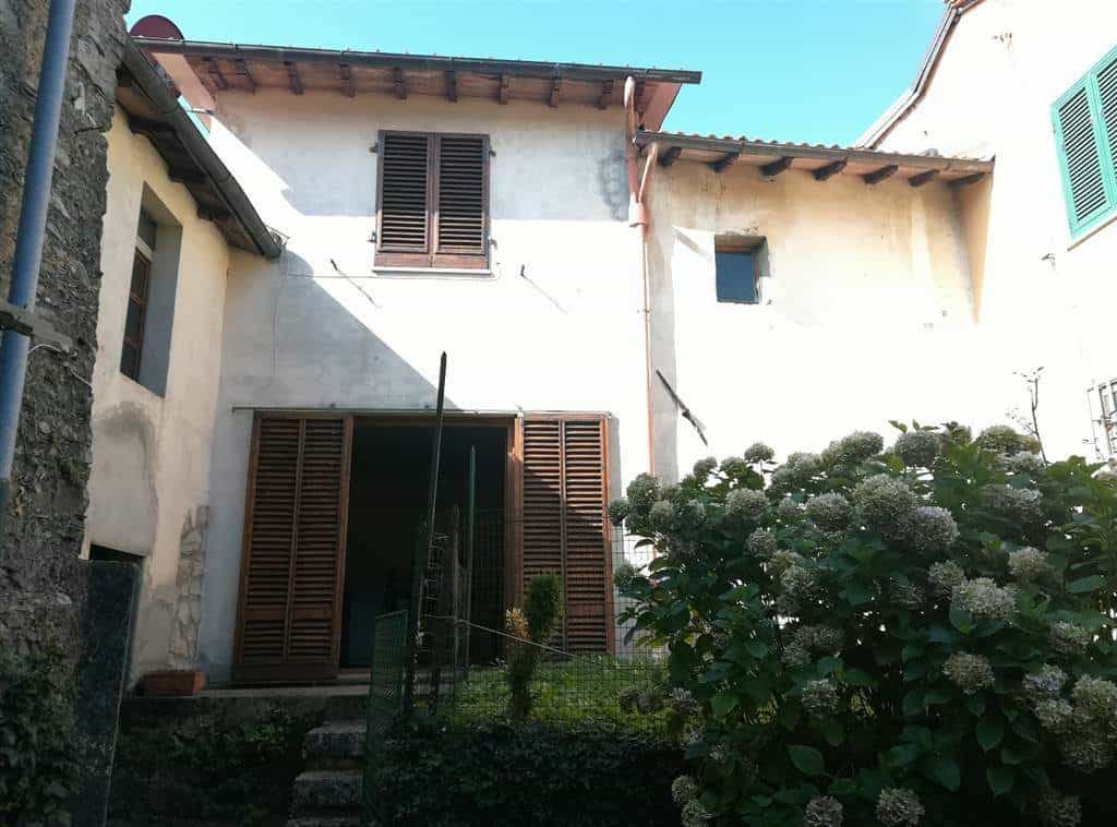 Rumah di Fabbriche di Vallico, Toskana 10701529