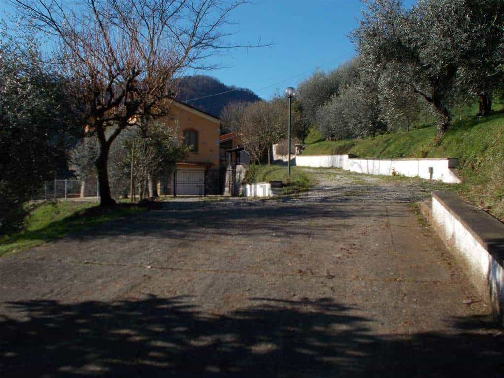 House in Saltocchio, Tuscany 10701534