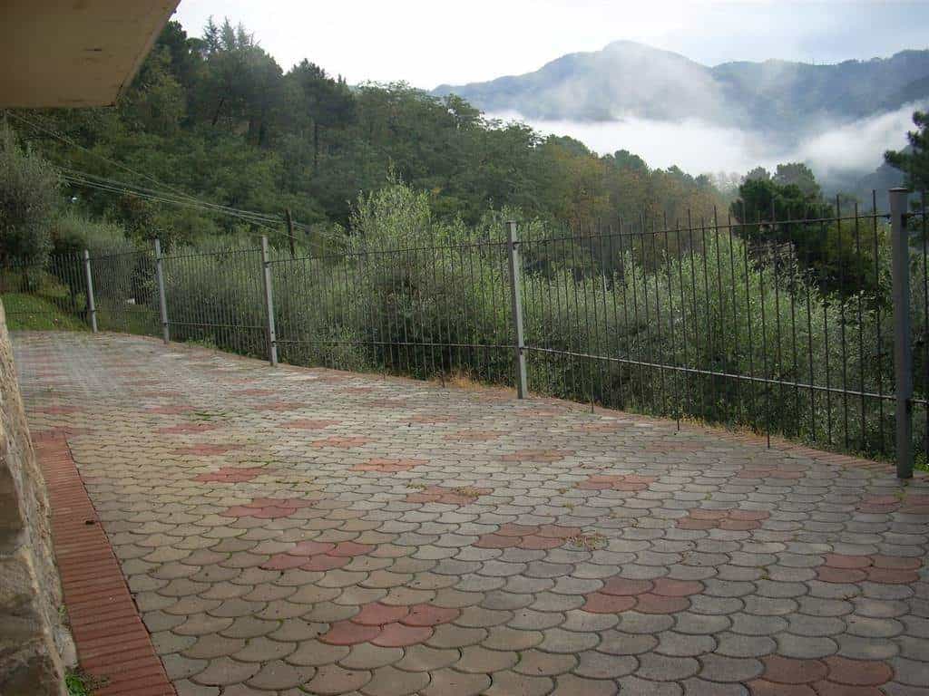 House in Saltocchio, Tuscany 10701534