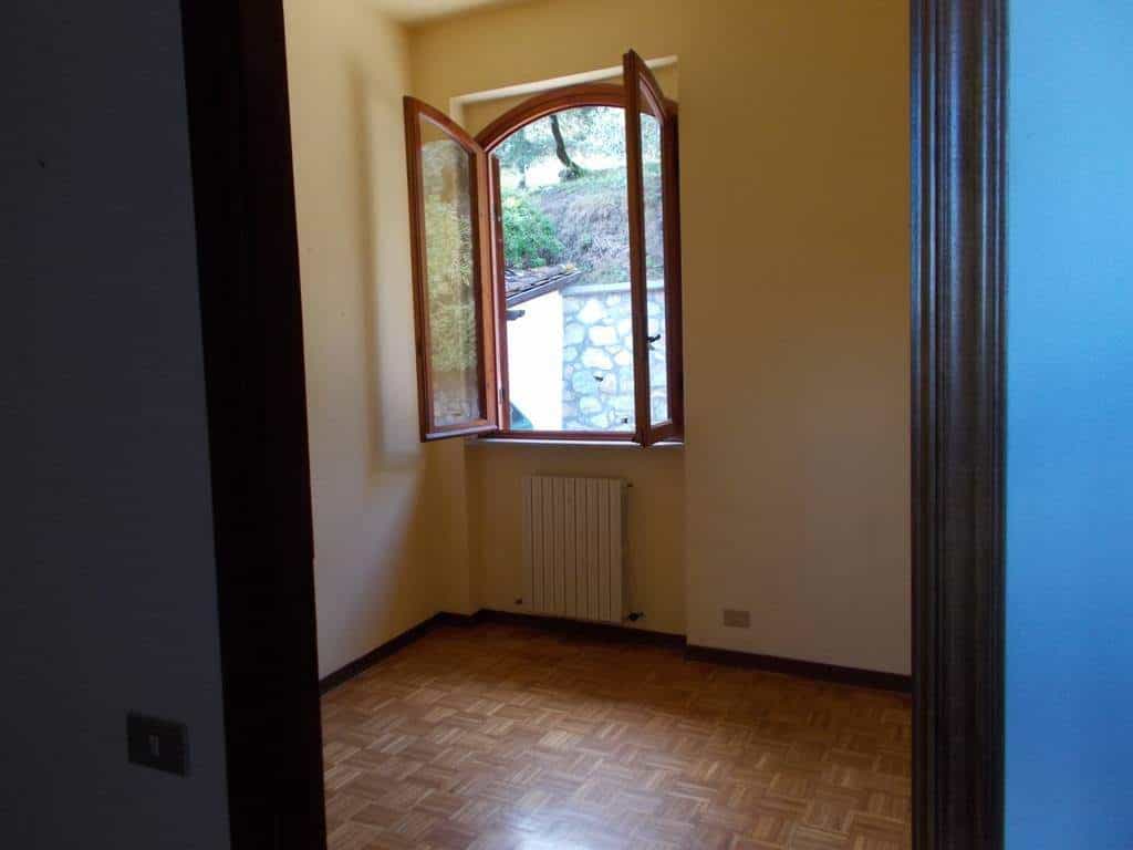 жилой дом в Pieve di Brancoli, Tuscany 10701534