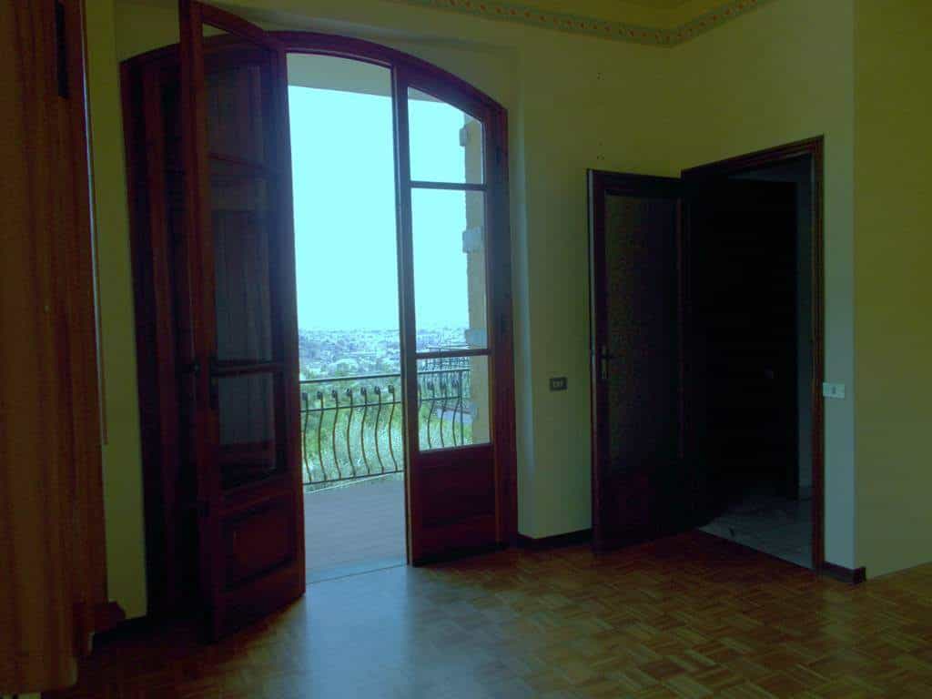 Rumah di Pieve di Brancoli, Tuscany 10701534