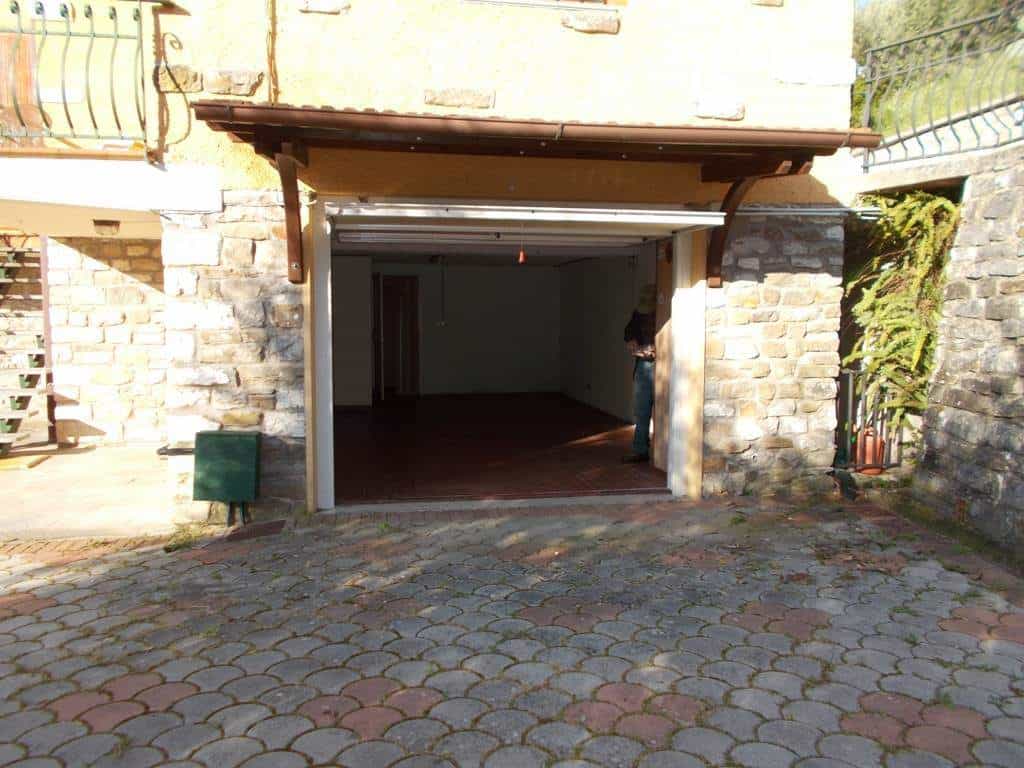 House in Pieve di Brancoli, Tuscany 10701534