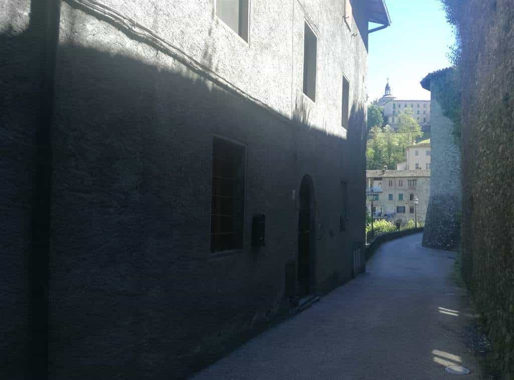 Condominium in Castelnuovo di Garfagnana, Toscane 10701538