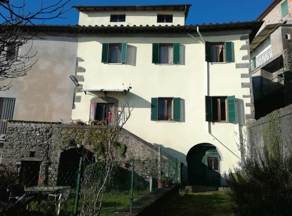 House in Piano di Coreglia, Toscana 10701545