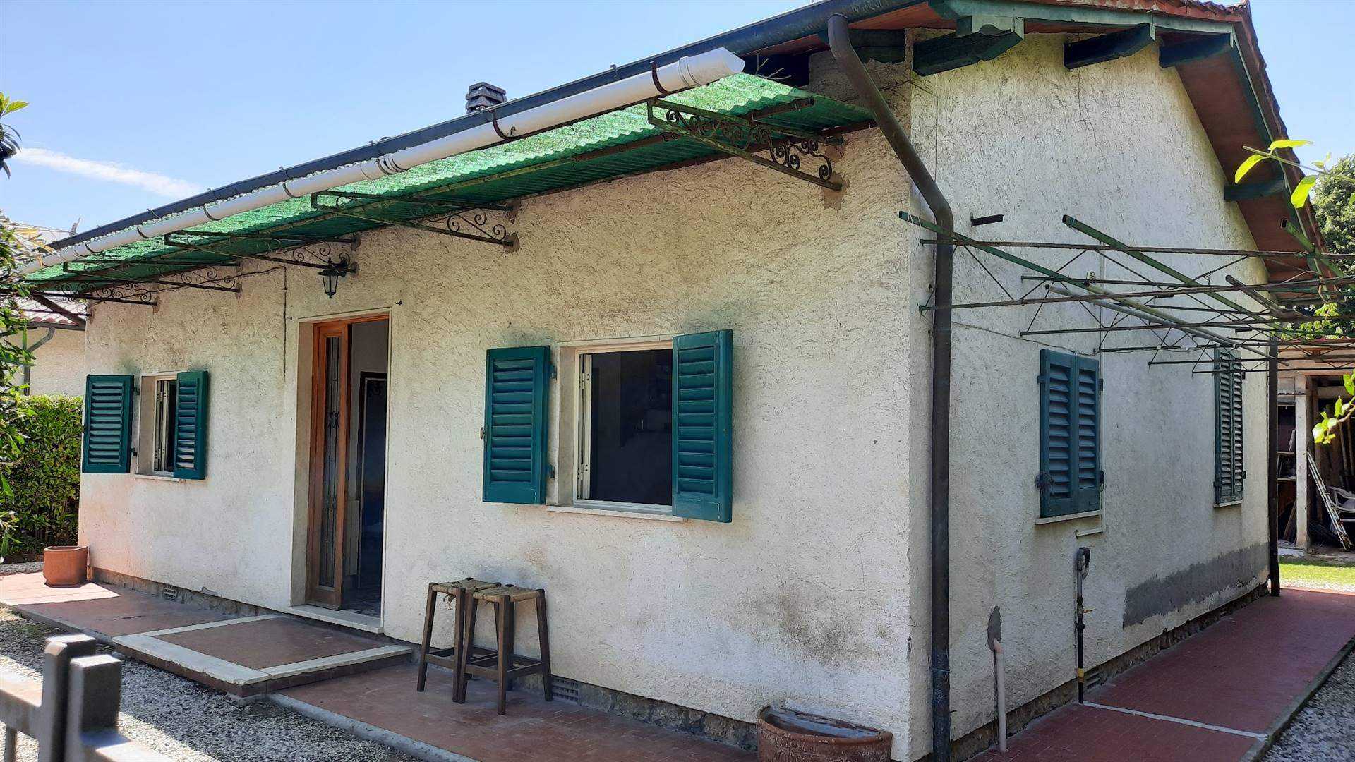 House in Forte dei Marmi, Tuscany 10701548