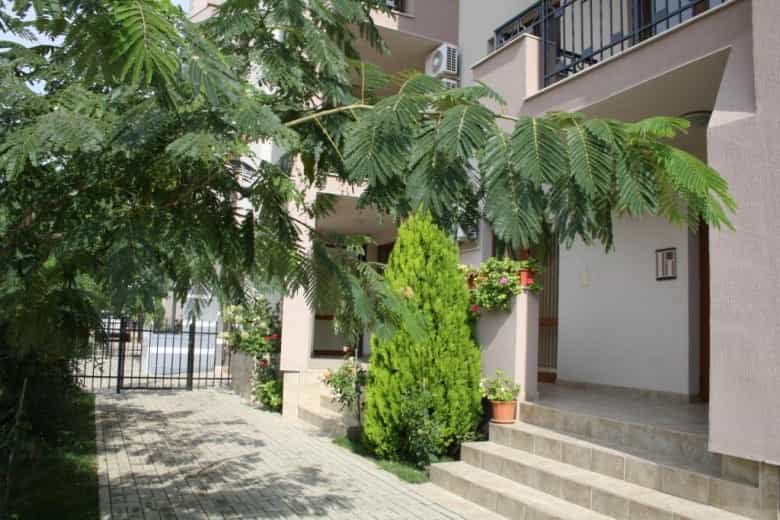 Condominium in Nesebar, Burgas 10701670