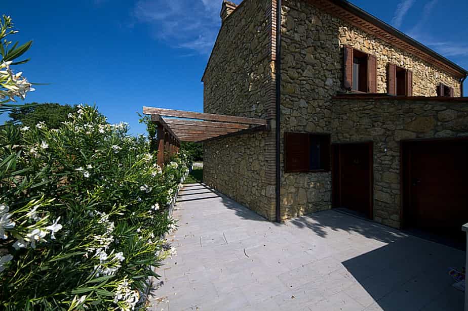 집 에 Montescudaio, Toscana 10701799