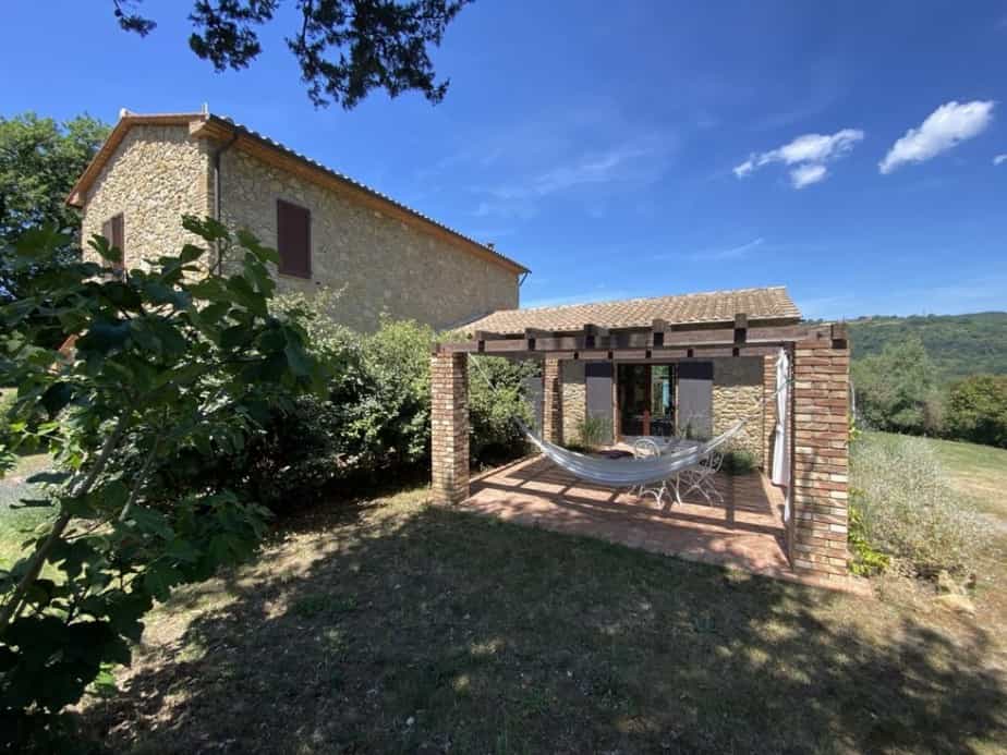 rumah dalam Montescudaio, Toscana 10701800