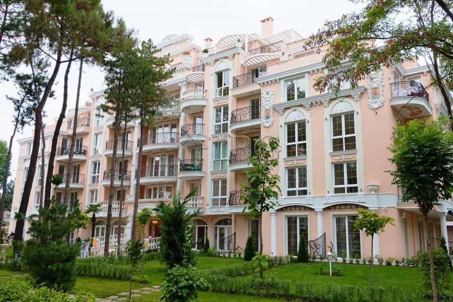Condominium in Nesebar, Burgas 10710515