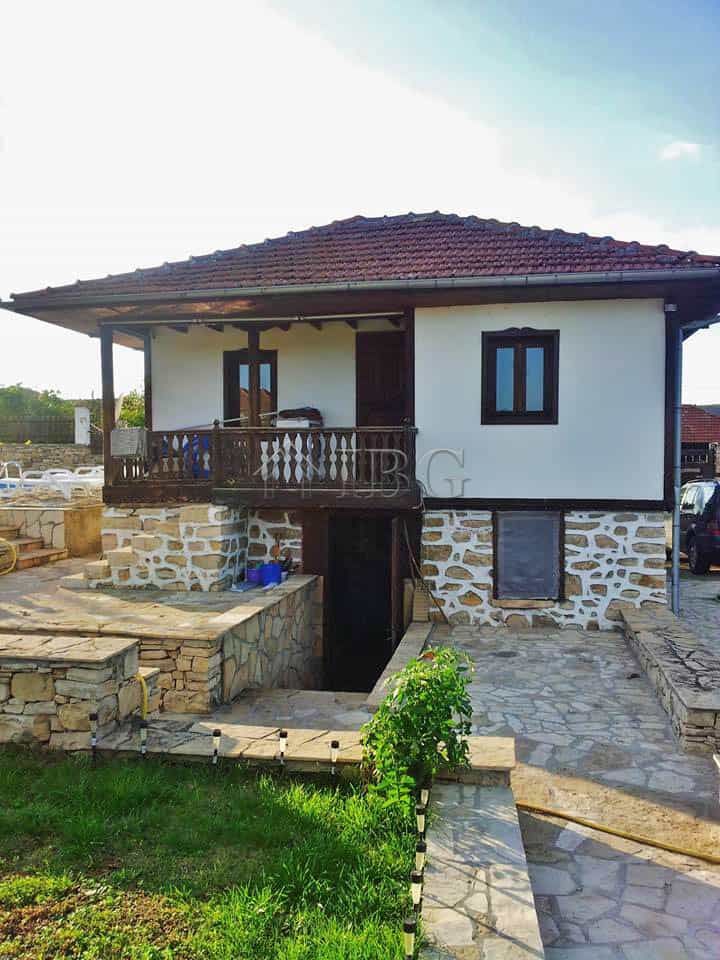 Hus i Kutsina, Veliko Tarnovo Province 10710545