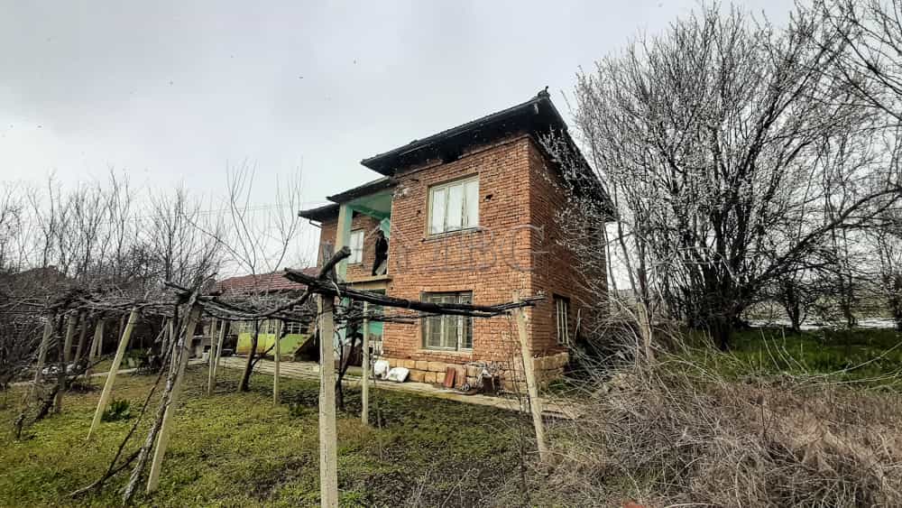 Rumah di Novgrad, Tipu 10710565
