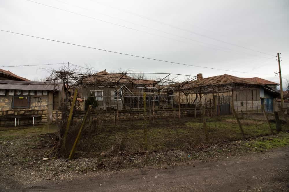 rumah dalam Polski Trambesh, Veliko Tarnovo Province 10710736