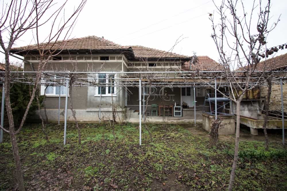 casa en Polski Trambesh, Veliko Tarnovo Province 10710736