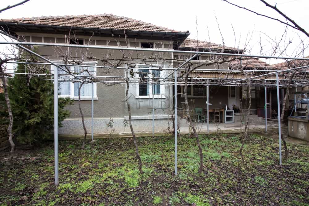 House in Polski Trambesh, Veliko Tarnovo Province 10710736