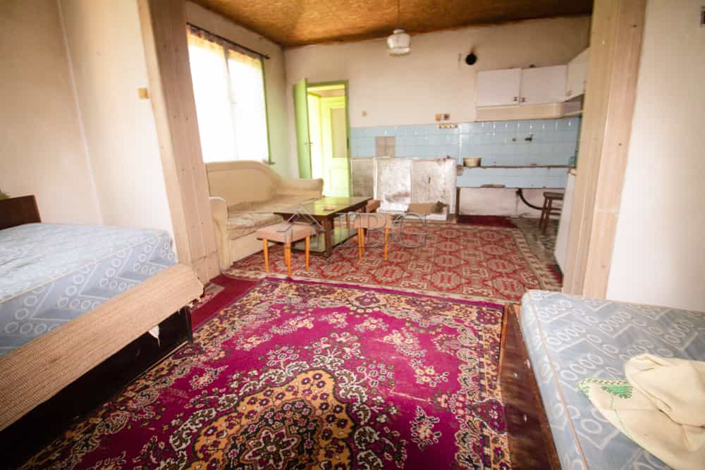 House in Svishtov, Veliko Tarnovo Province 10711070