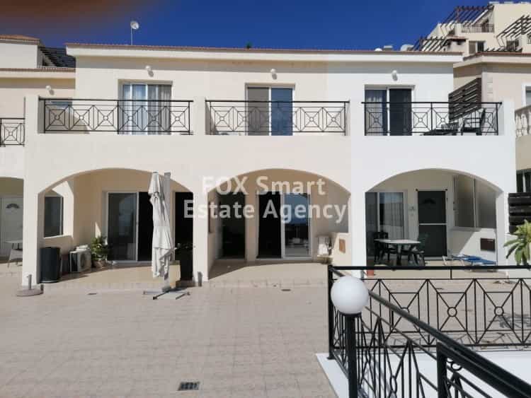 Condominium in Pegeia, Pafos 10711551