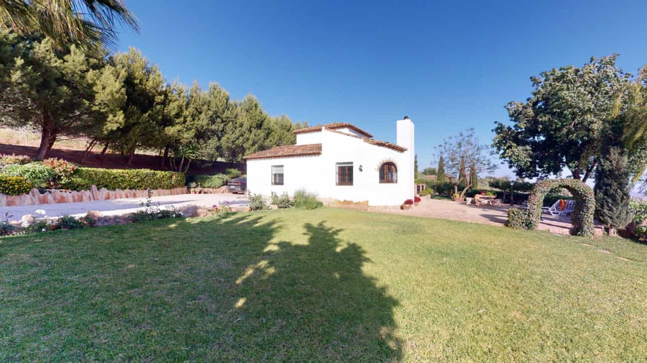 بيت في Alfarnatejo, Andalucía 10712836