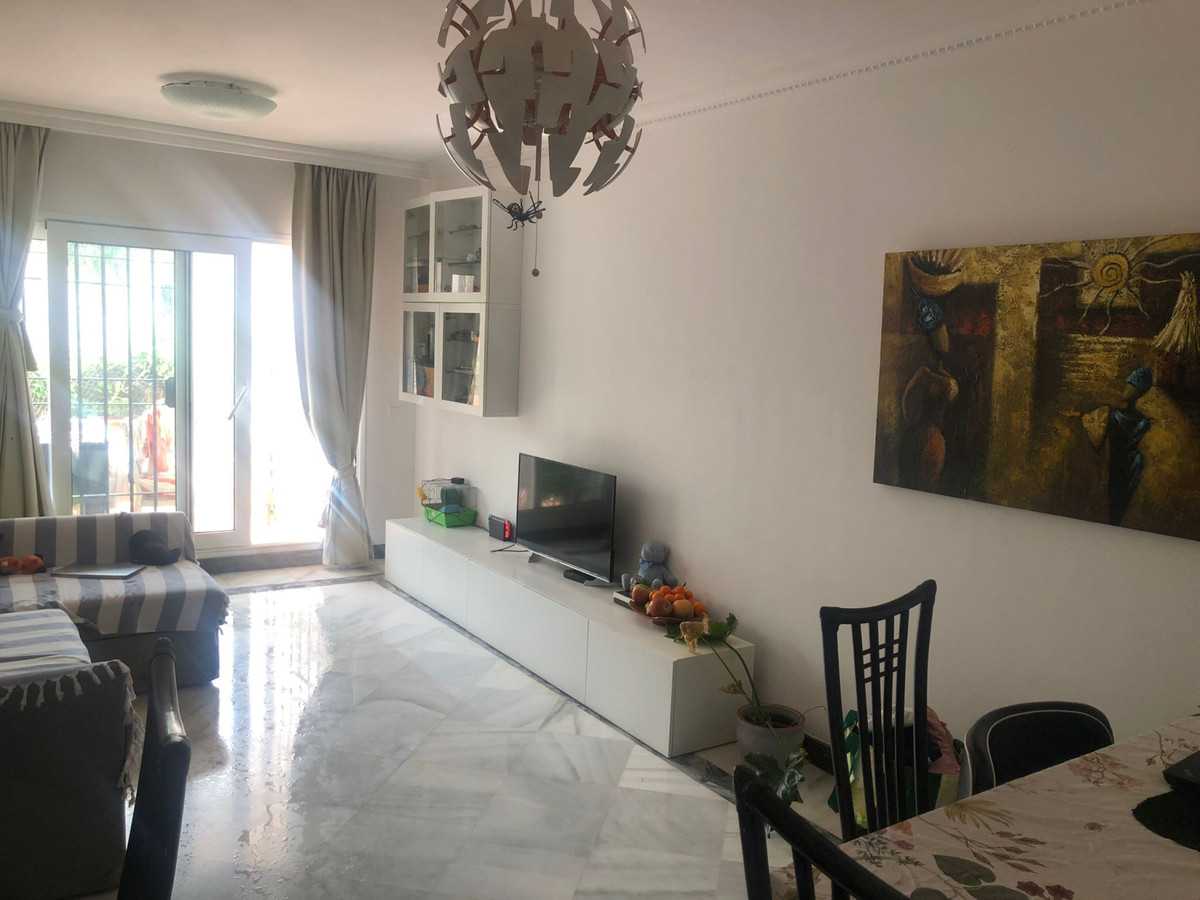 Condominium in Marbella, Andalucía 10714041
