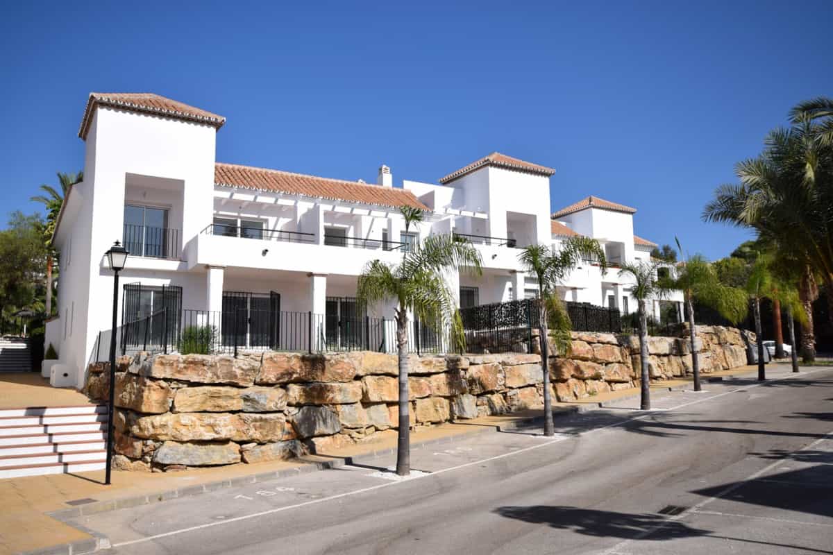 Eigentumswohnung im Marbella, Andalucía 10714041
