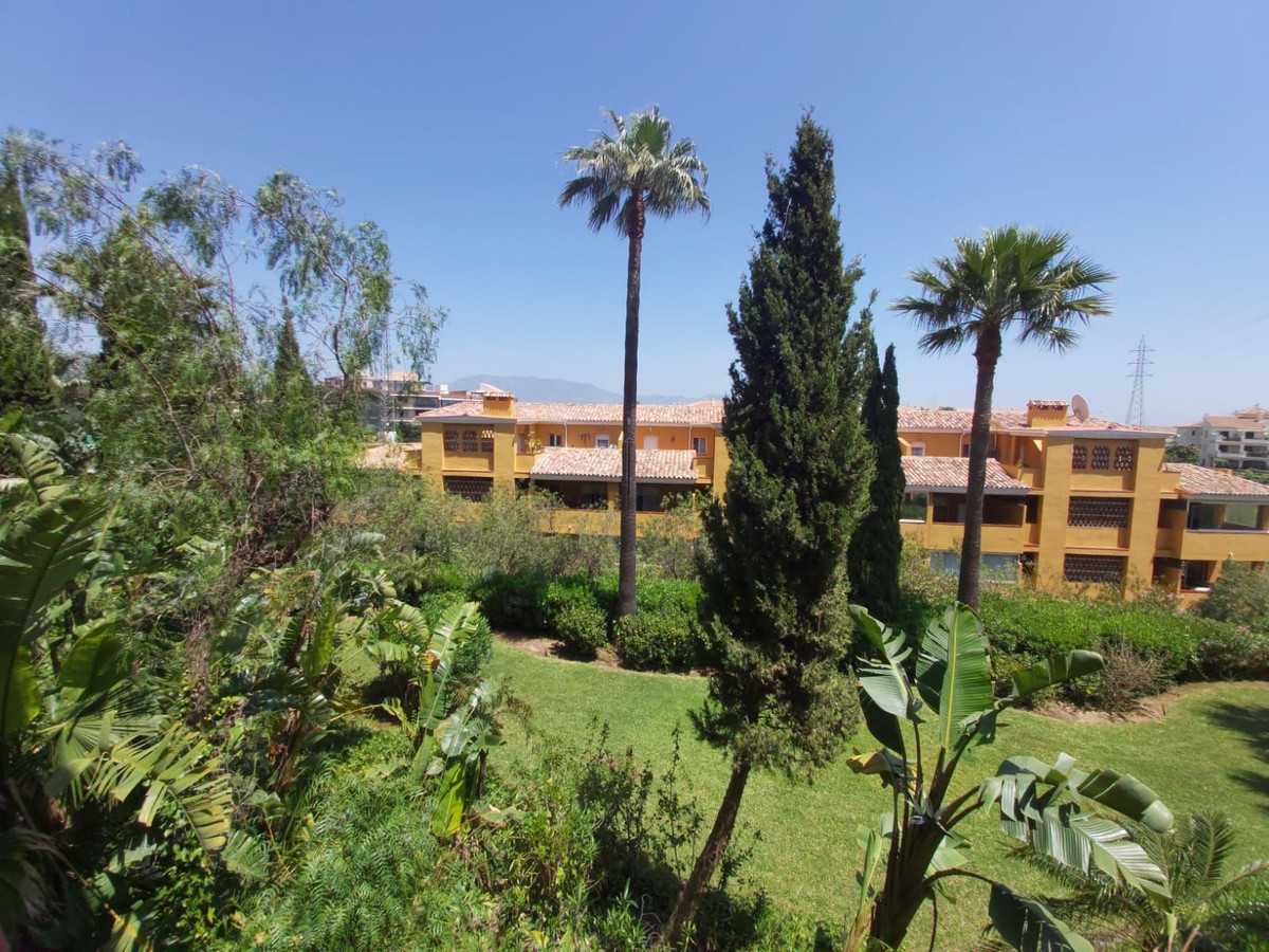Condominium in Fuengirola, Andalusia 10714153