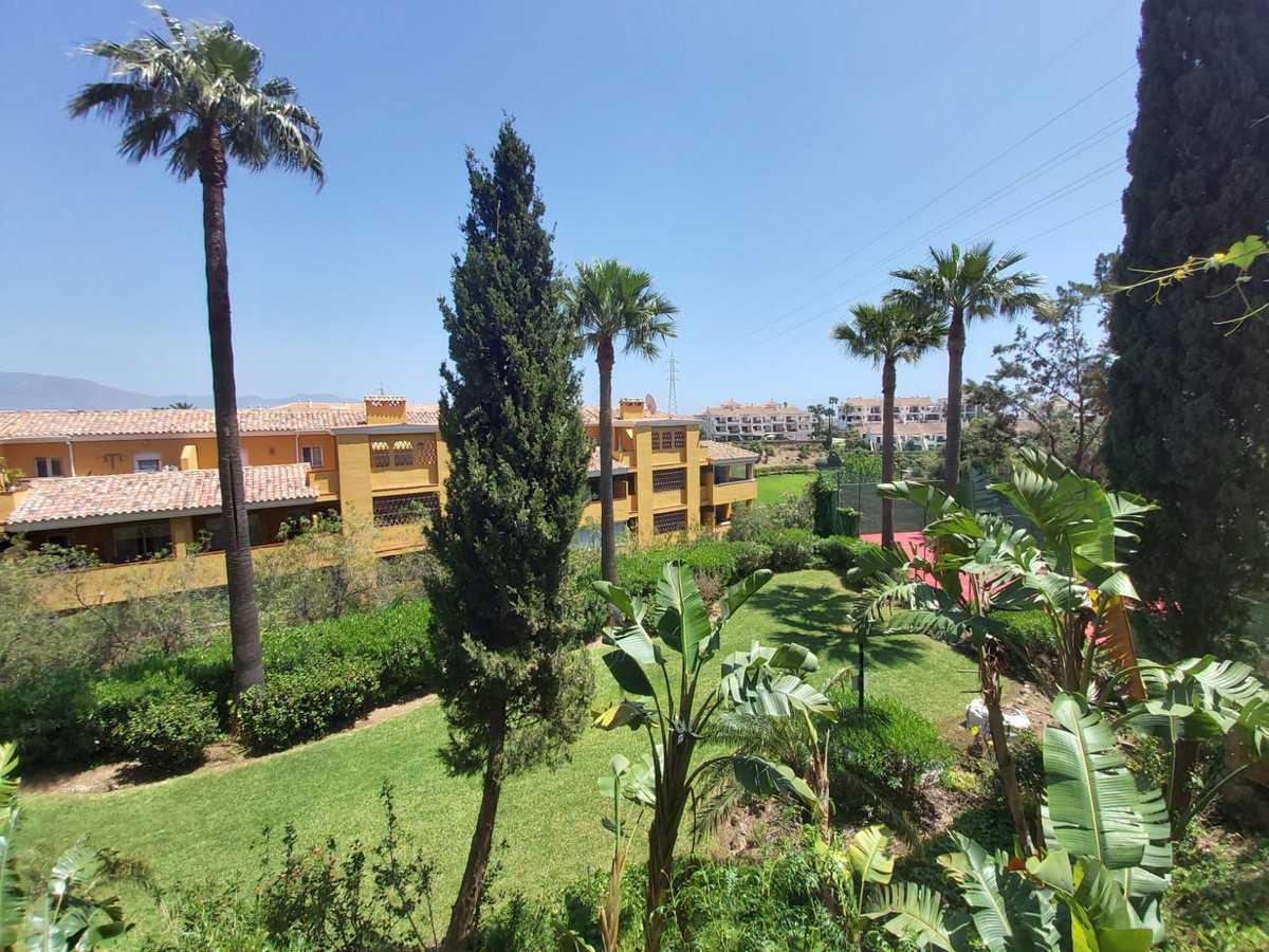 Condominium in Fuengirola, Andalusia 10714153